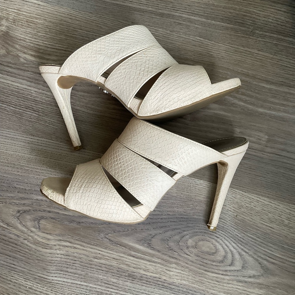 Jennifer Lopez Heels